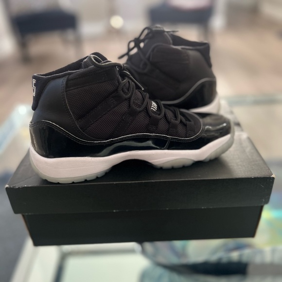 Retro 11 Space Jams - Picture 5 of 5
